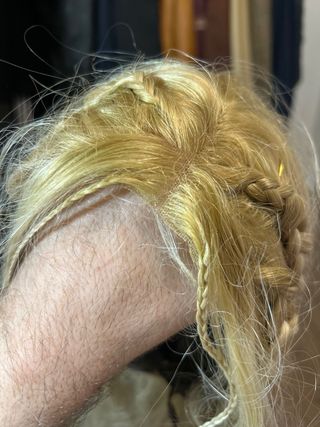 Peluca rubia sintética con lacefront