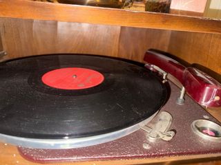 Tocadiscos antiguo de vinilo