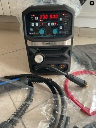 Saldatrice 600 a Filo Continuo Elettrodo MIG MMA