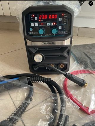 Saldatrice 600 a Filo Continuo Elettrodo MIG MMA