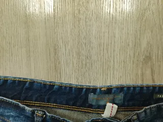 Pantalones vaqueros y de rayas lotes