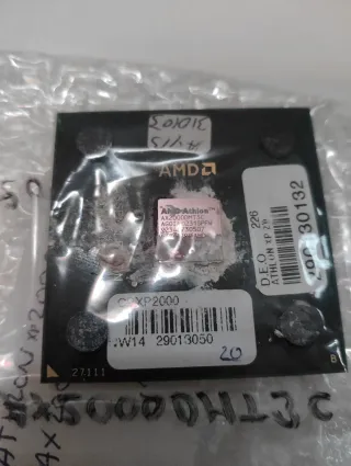 AMD Athlon XP 2000+ a 1'67Ghz. Año 1999.