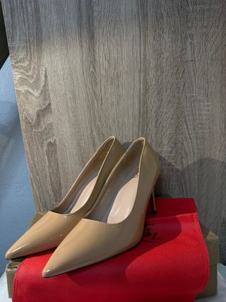 Zapatos Christian Louboutin Beige Talla 38