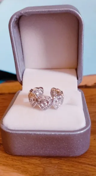 Anillo de Corazones y Gemas de Cristal