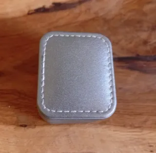 Anillo de Corazones y Gemas de Cristal