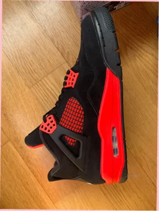 Jordan 4 Retro Red Thunder 37.5