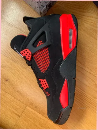 Jordan 4 Retro Red Thunder 37.5