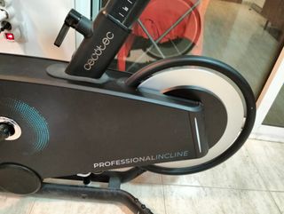 Bici Indoor Cecotec,  App e inclinación motorizada