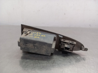 MANDO ELEVALUNAS DELANTERO DERECHO FIAT CROMA (19