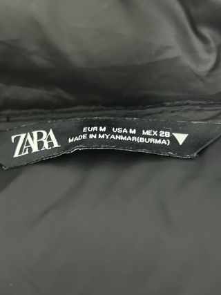 Chaqueta Zara acolchada capucha negra T.M