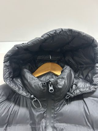 Chaqueta Zara acolchada capucha negra T.M