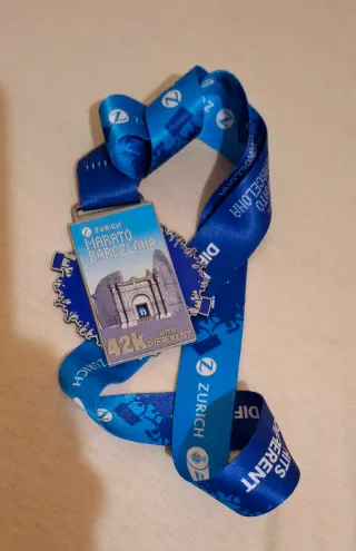 Medalla Maratón Barcelona 2025 Zurich