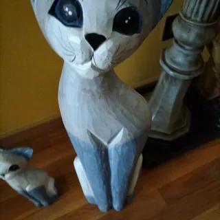 Figuras de gato de madera