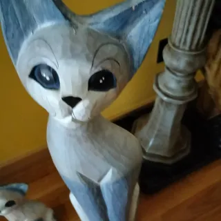 Figuras de gato de madera