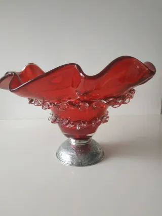 Centro de mesa cristal rojo con base metal