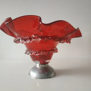 Centro de mesa cristal rojo con base metal