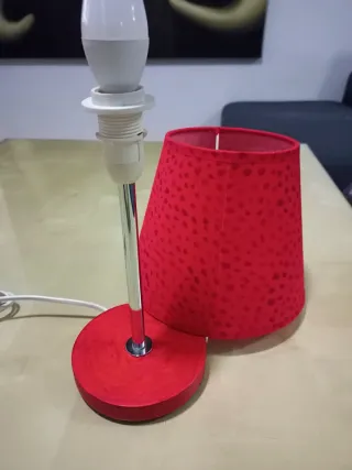 Lámpara de mesa Roja moteada