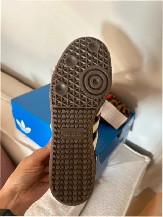 Adidas Samba OG Leopardo Rojo Talla 40