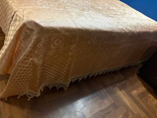 Copriletto vintage albicoccha con fantasia