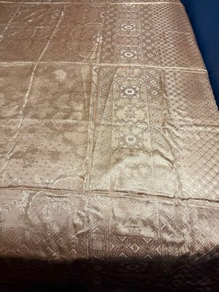 Copriletto vintage albicoccha con fantasia