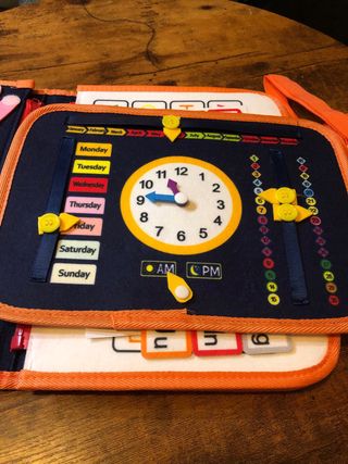 Jogo educativo espaço planetas animais