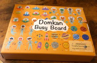 Jogo educativo espaço planetas animais