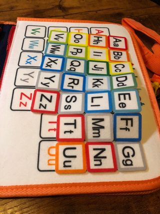 Jogo educativo espaço planetas animais