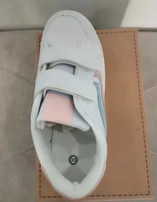 Zapatillas niña velcro blancas y rosas