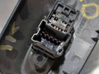 MANDO ELEVALUNAS DELANTERO DERECHO NISSAN JUKE (F