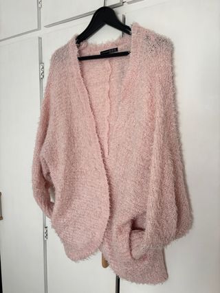 Cárdigan peludo rosa