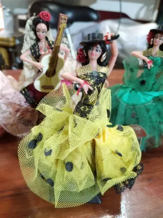 Muñecas flamencas vestimenta típica España