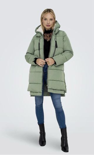 Abrigo ONLY verde Talla M (grande, casi L)