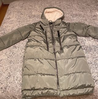 Abrigo ONLY verde Talla M (grande, casi L)