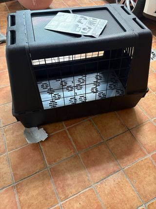Transportín perro negro y gris