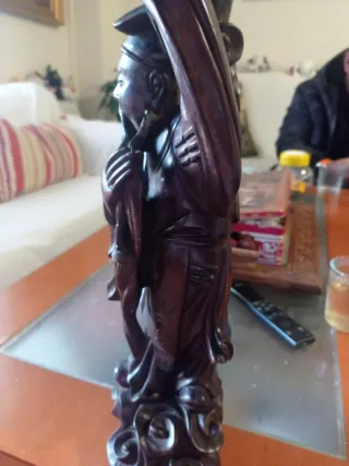 Figura de madera de dios chino