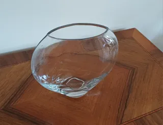 Vaso decorativo in vetro trasparente