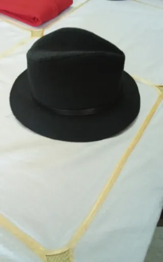 Cappello uomo nero