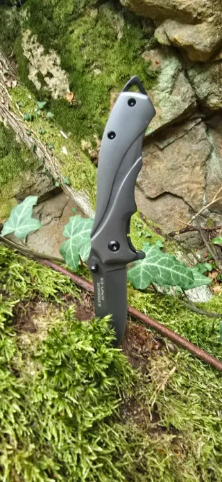 Navaja Strider Knives