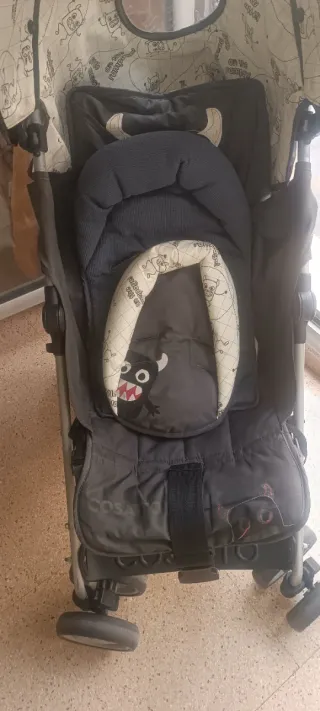 Silla de paseo Cosatto con diseño de monstruo