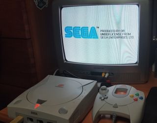 Consola Dreamcast con gdemu y mando
