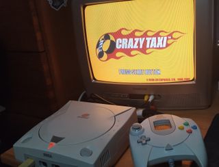 Consola Dreamcast con gdemu y mando