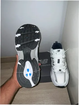 New Balance 530 Talla 42 Blanco Plata Marino