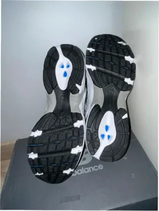 New Balance 530 Talla 42 Blanco Plata Marino