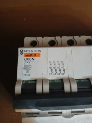 Interruptor Diferencial Merlin Gerin givi C60N