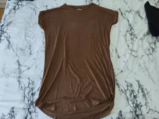 Camiseta SikSilk jaspeada marrón corte alto manga