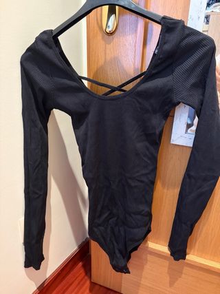 Body negro manga larga cruzado