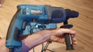 Martillo Rotativo Makita HR2230 con maletín