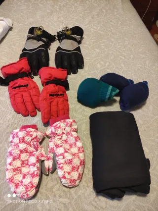 Botas nieve 24/30/31/35 y manoplas