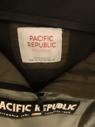 Canguro verde militar con capucha