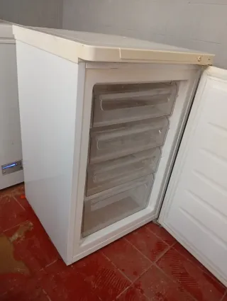 Congelador vertical Hisense